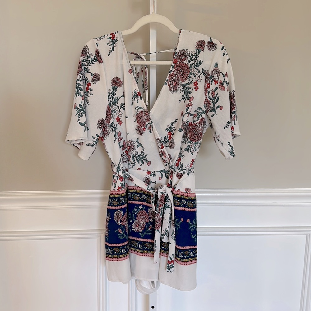 White Romper size L
